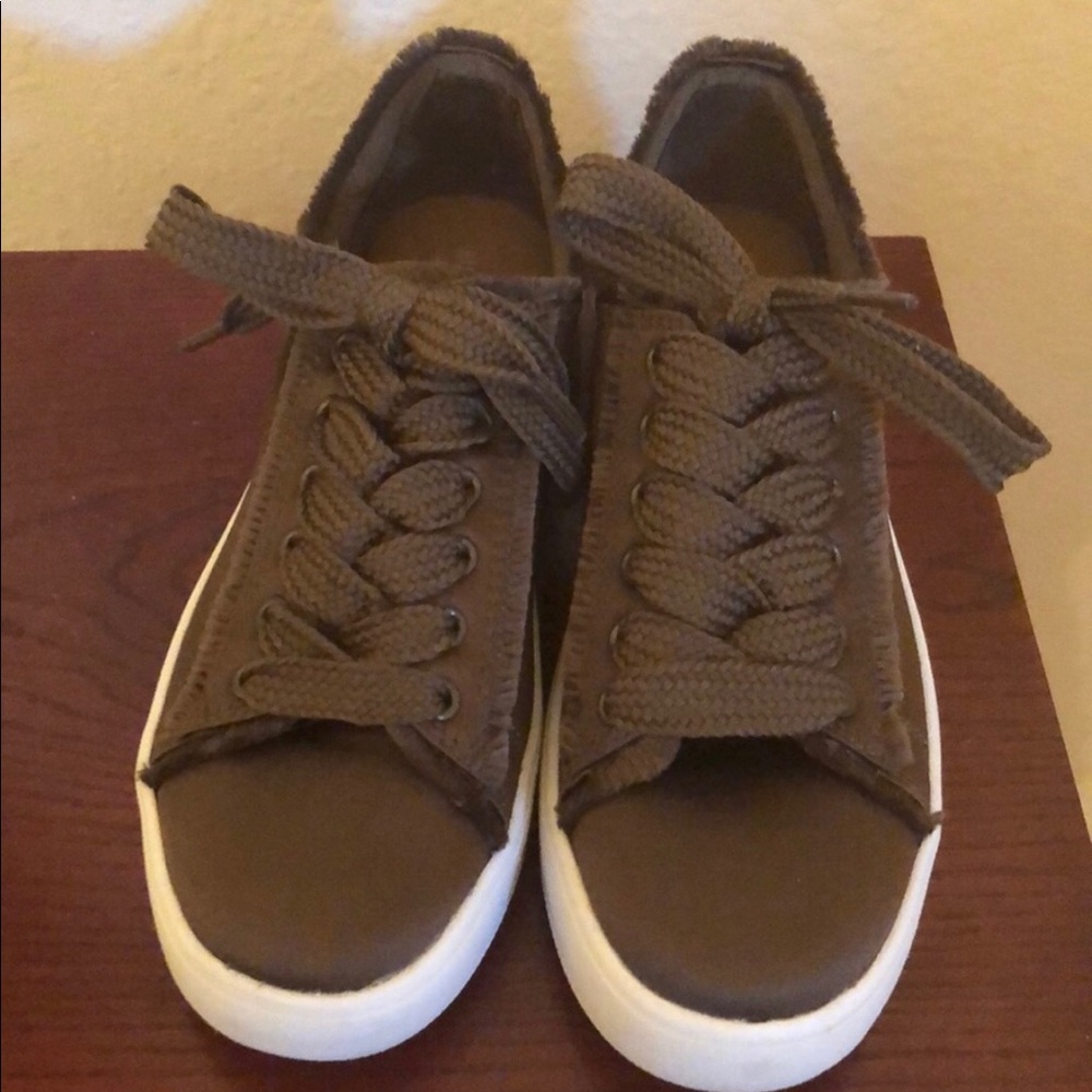 Mossimo Zell Sneakers
